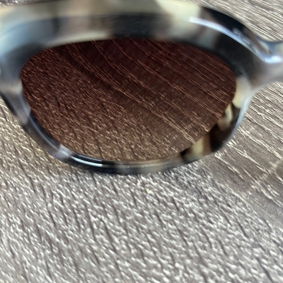 Brand New Sunglasses- perfect for summer! - Picture 5 of 5